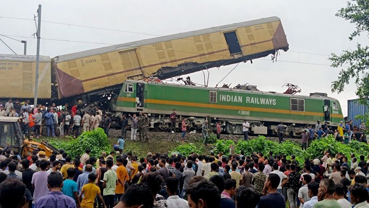 Train Collision in West Bengal Kills 15, Injures Dozens