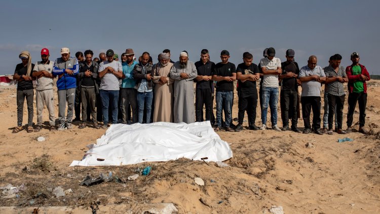 Palestinians Mourn Dead After Israeli Airstrikes