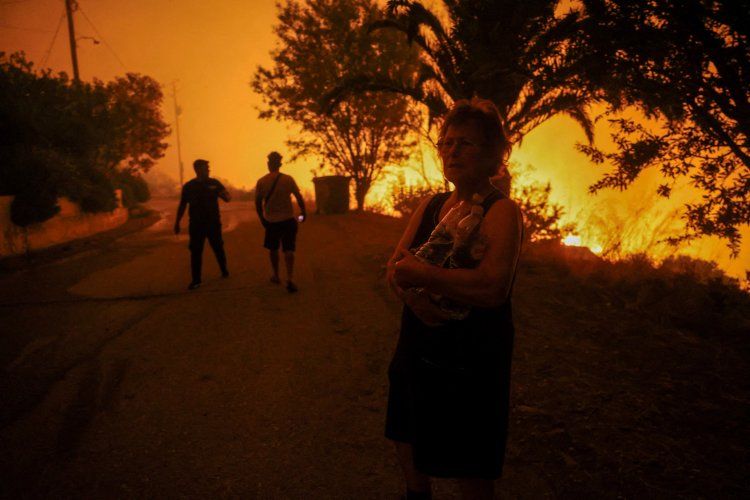 Man Dies as Fires Ravage Greece's Southern Tip