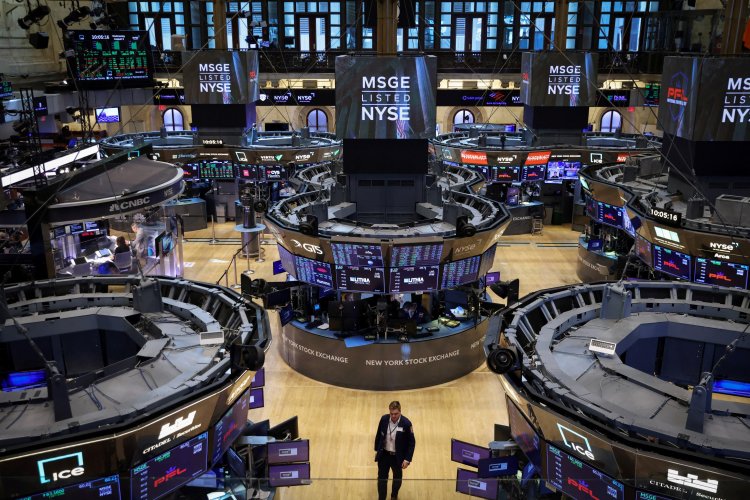 U.S. Stocks Weaken After Early Rally Fizzles