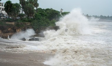 Hurricane Beryl Nears Cayman Islands