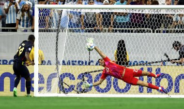 Martinez Saves Two as Argentina Advances