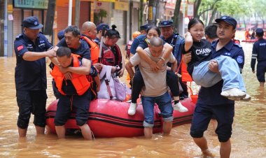 Floods Displace Hundreds in Kaizhou, China