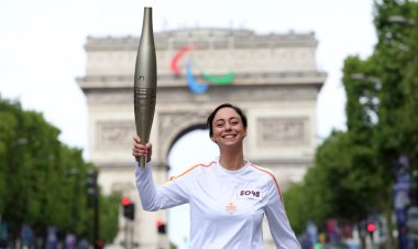 Olympic Torch Relay Tours Paris Landmarks
