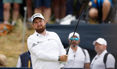 Lowry Leads Open After Masterful Second Round