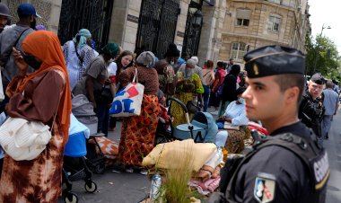 Homeless Families Protest at Paris City Hall
