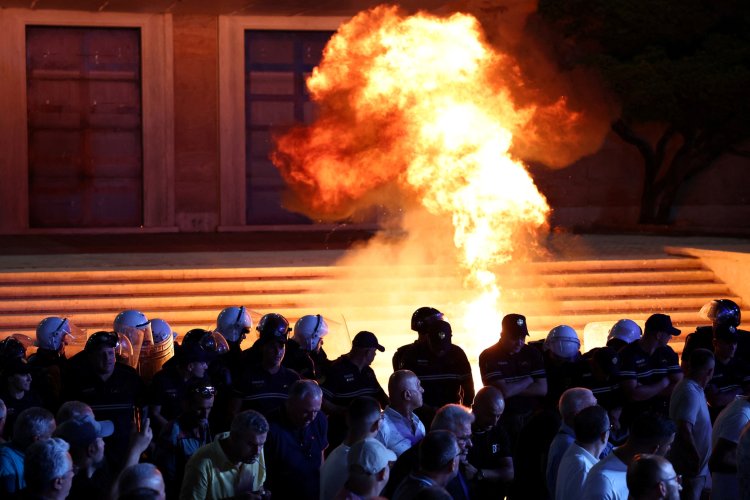 Albanian Protesters Target Government Offices