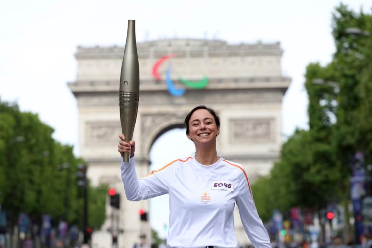 Olympic Torch Relay Tours Paris Landmarks