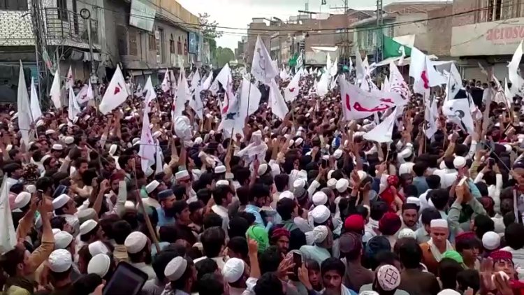 Protesters in Pakistan Rally Against Terrorism