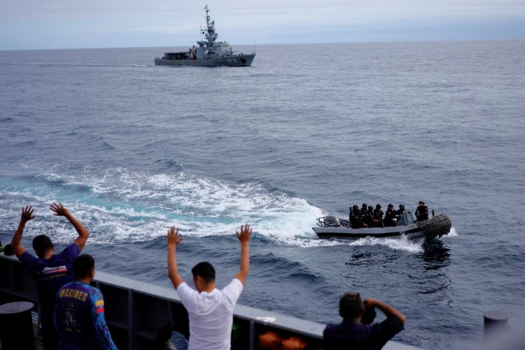 Ecuador Navy Guards Galapagos from Illegal Fishing