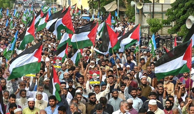 Karachi Mourns Assassinated Hamas Leader