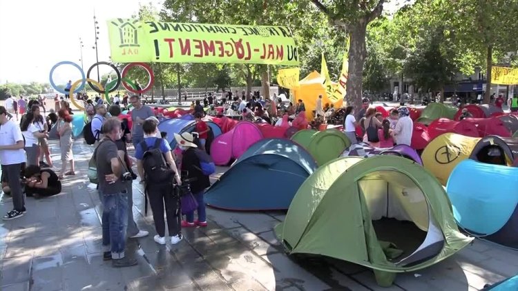 Police Clear Paris Homeless Camp Before Olympics