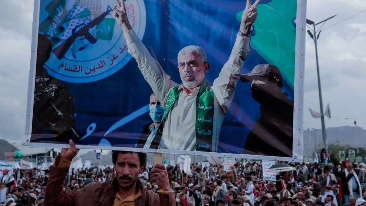 Students in Sanaa Rally for New Hamas Leader