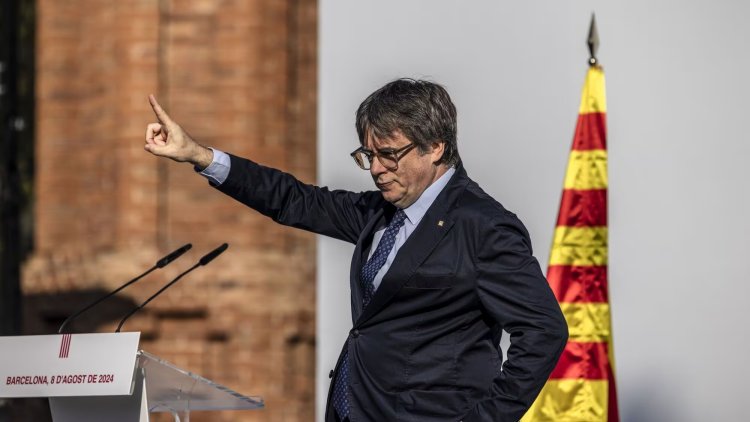 Puigdemont Defies Arrest, Rallies in Barcelona