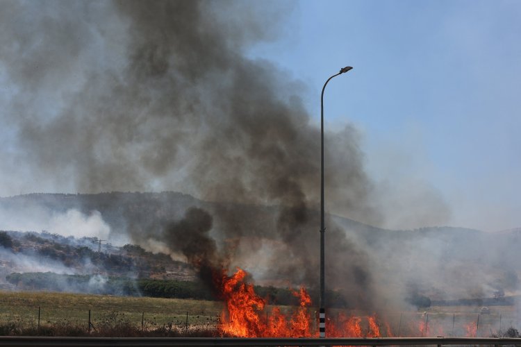 Israel Strikes Hezbollah Sites in Lebanon