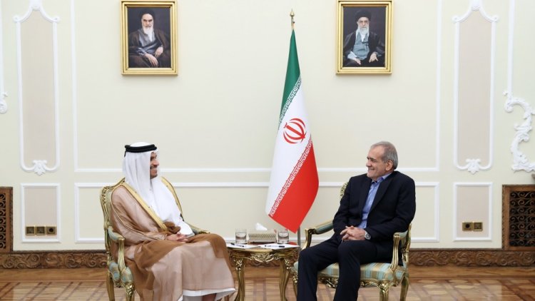 Qatari PM Meets Iranian President in Tehran Amid Gaza Ceasefire Efforts