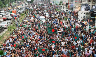 Protests in Dhaka Continue After Hasina's Ouster