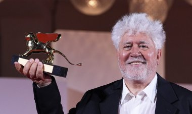 Almodovar Wins Golden Lion for "The Room Next Door"