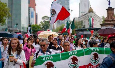 Mexican Judiciary Workers Protest Over Reform