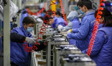 China's Industrial Output Grows 4.5% in August