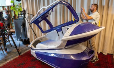 Swiss police arrest several over suicide capsule use