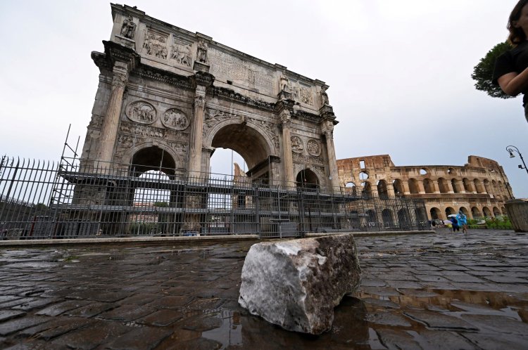 Rome's Arch of Constantine Damaged by Lightning Strike