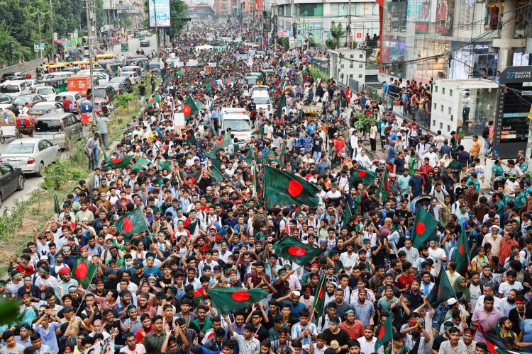 Protests in Dhaka Continue After Hasina's Ouster