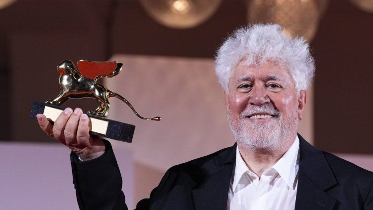 Almodovar Wins Golden Lion for "The Room Next Door"