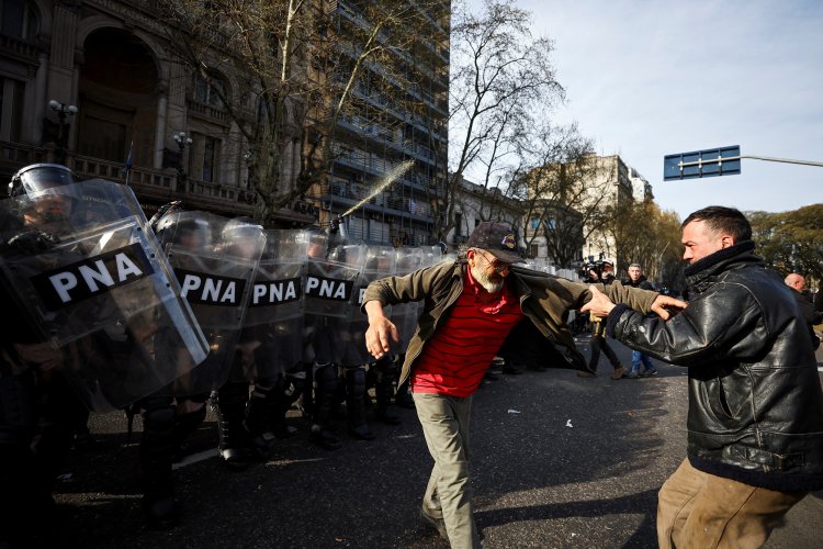 Protests Erupt After Argentina Blocks Pension Hike