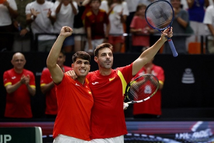 Spain Opens Davis Cup Finals with 3-0 Win