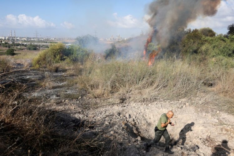 Israel Strikes Hezbollah Targets in Lebanon