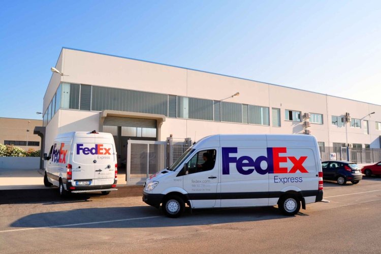 FedEx reports sharp profit decline