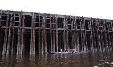 Amazon’s Manaus port hits record low amid drought