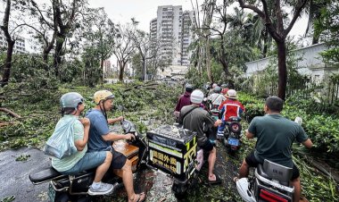 Record rainfall floods China’s “Hawaii” island