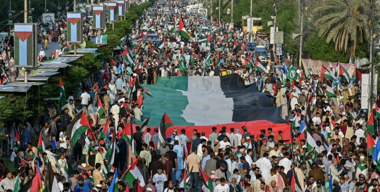 Thousands march in Karachi for Gaza solidarity