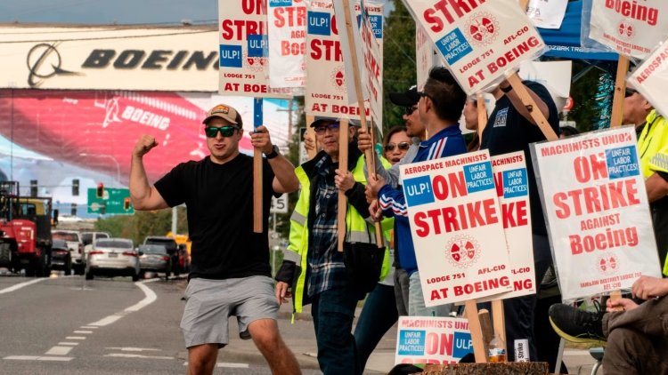 Boeing pulls offer as machinists' strike continues