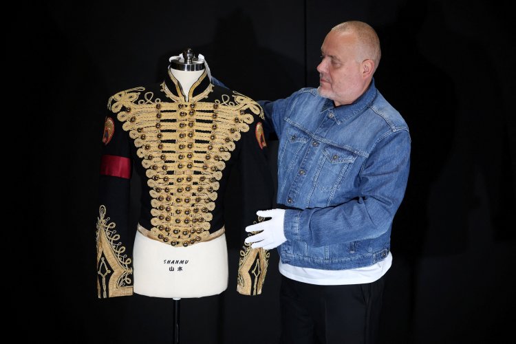 Music memorabilia auction to feature iconic items