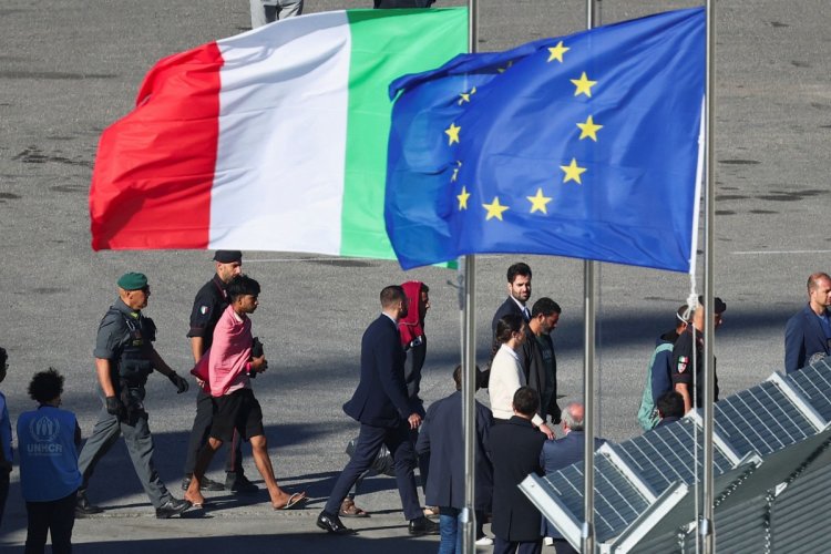 Italy sends first asylum seekers to Albania