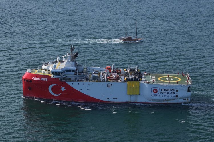 Turkish vessel begins energy exploration off Somalia