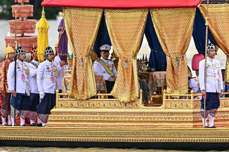 Thai king's 72nd birthday marked by royal barge parade