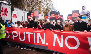 Berlin protest against Putin draws thousands