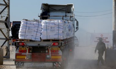 Aid trucks looted amid Gaza food shortages