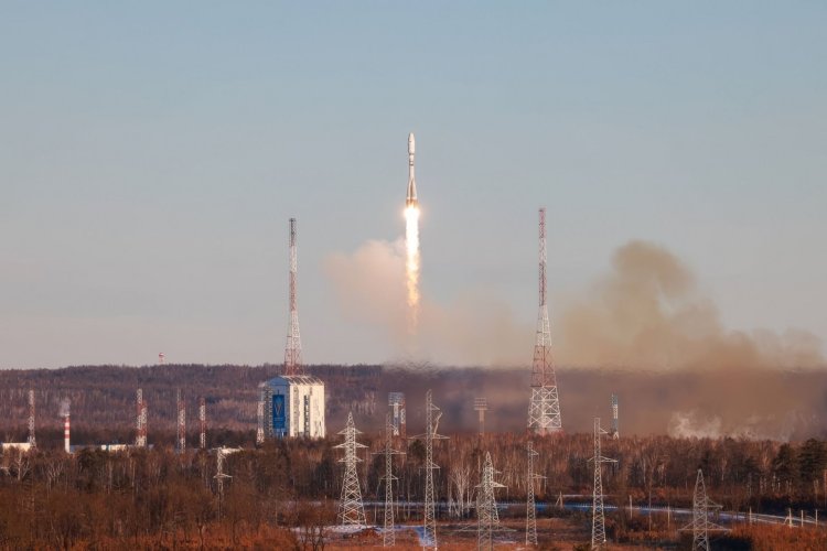 Russian rocket launches Iranian satellites into orbit