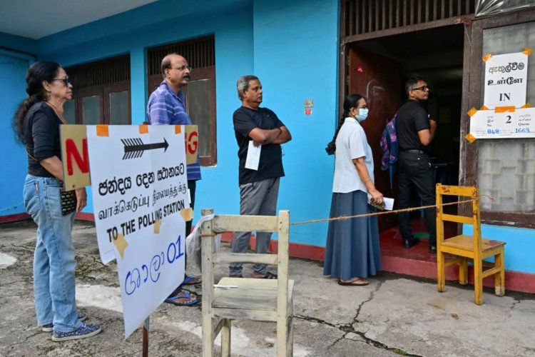 Sri Lankans vote in key parliamentary election