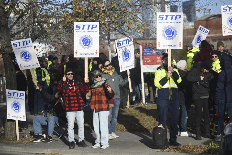 55,000 Canada Post workers strike over pay