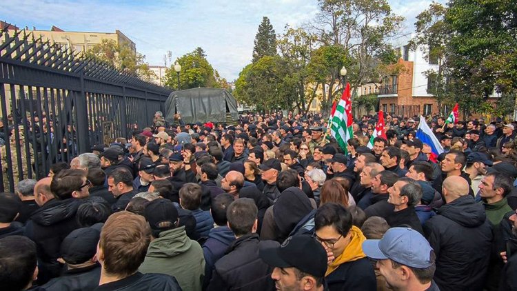 Protesters storm Abkhazia's parliament over deal