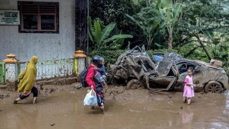 Flash floods, landslides claim 20 lives in Indonesia