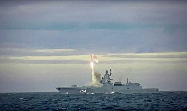 Russian Navy tests hypersonic missiles in drills