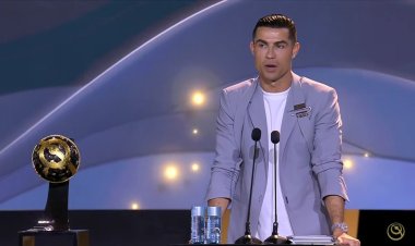 Ronaldo stirs Ballon d'Or debate in Dubai