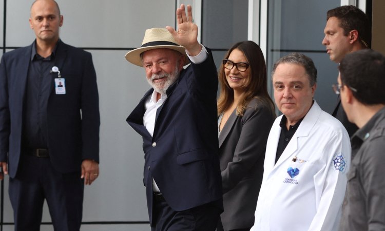 Lula discharged after brain surgery in São Paulo